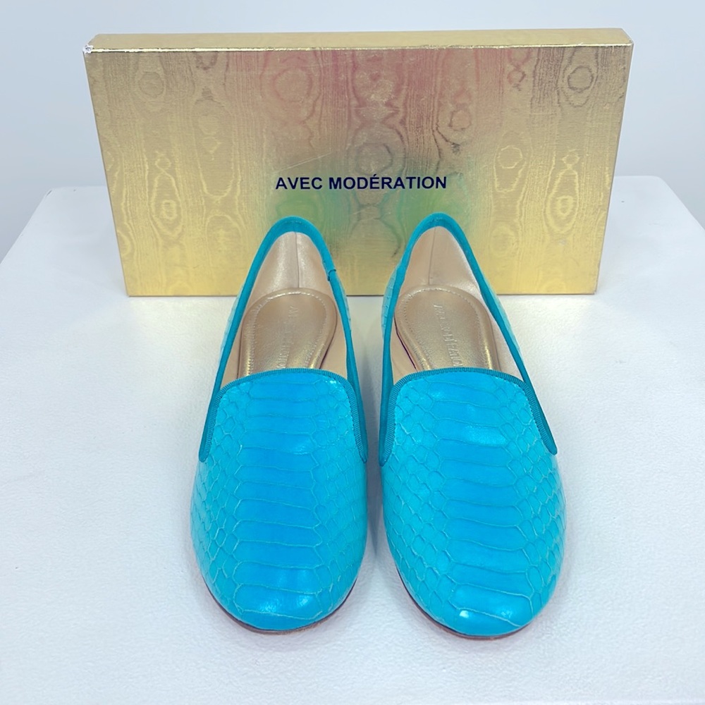 Avec Modération Mazzarina Turquoise Leather Slip on Loafers.